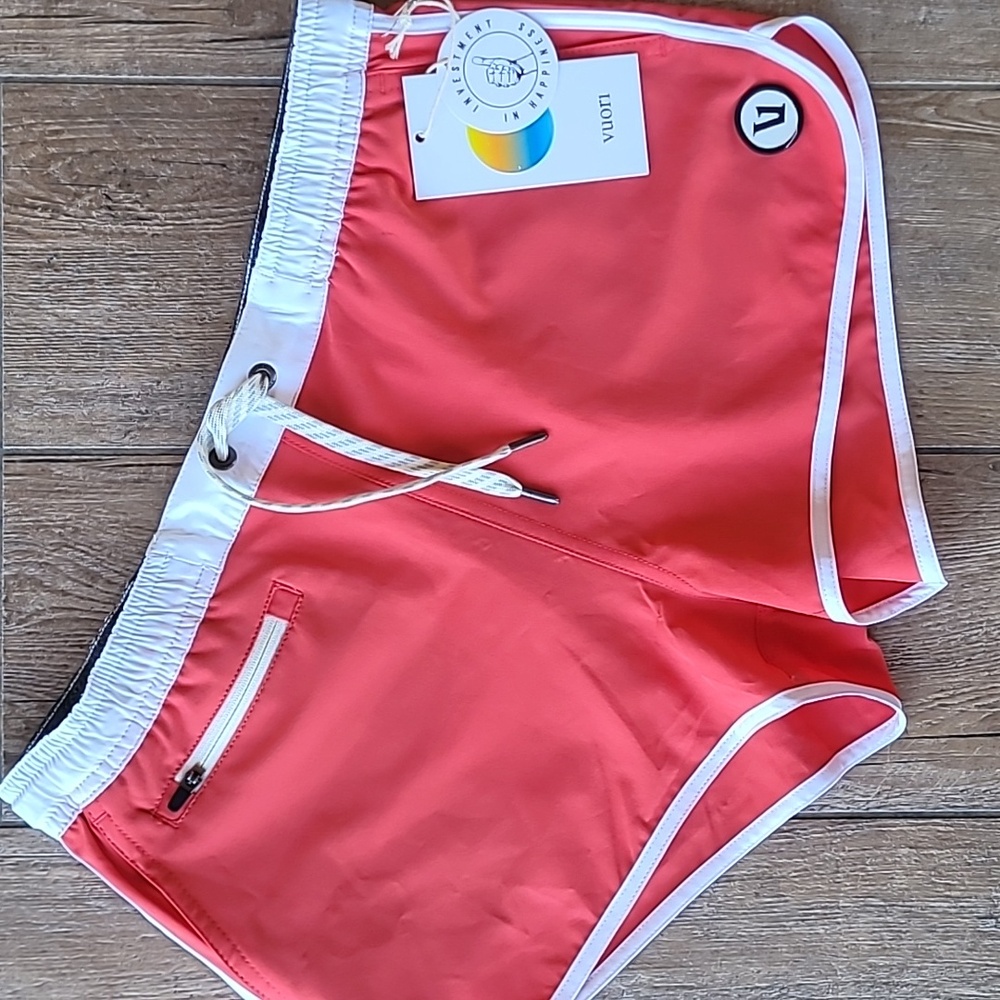 VUORI TAV SHORTS MELON SIZE SMALL NWT